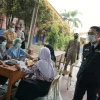 Ridwan Kamil Tinjau Vaksinasi COVID-19 Pelajar di Bandung Barat