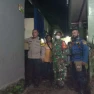 Personil Polsek Cibinong Datangi Rumah Warga di Pakansari Yang Terbakar