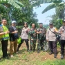 Wujudkan Sinergitas TNI POLRI Polsek Klapanunggal Lakukan Sambang Warga Bersama &#8211; Sama 