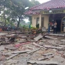 Angin Puting Beliung dan Hujan Deras di Indramayu Mangakibatkan Kantor Polsek Widasari Rusak