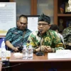 Bupati Bandung Mengenalkan Seni Badawang dan Wayang Golek di PWI Pusat