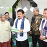 Bey Machmudin Dampingi Menteri ATR Berikan Sertifikat Huntap Warga Terdampak Longsor di Bogor