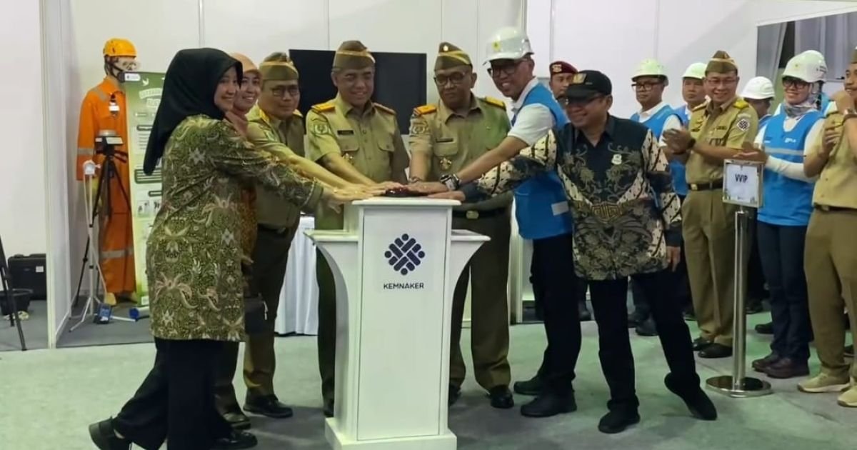Menteri Ketenagakerjaan Yassierli membuka secara resmi peringatan Bulan Keselamatan dan Kesehatan Kerja (K3) Nasional 2026.