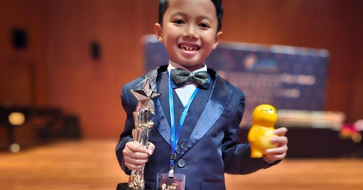Parama Hansa Abhipraya Raih Silver Trophy di Golden Lion Singapore 2026, Bocah Bojonegoro Bersinar di Panggung Piano Dunia