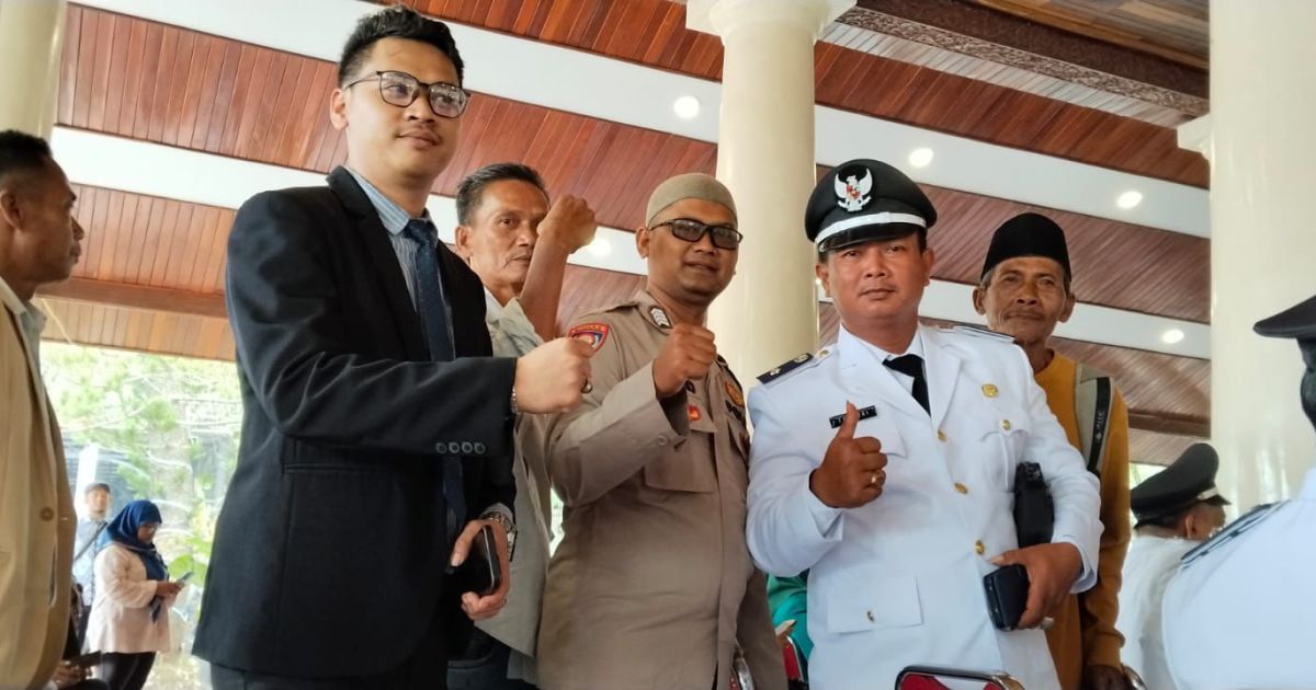 Tarjuki resmi dilantik sebagai Kuwu Desa Rambatan Wetan, Kecamatan Sindang, Kabupaten Indramayu, untuk masa jabatan 2026–2034. ( Junedi)