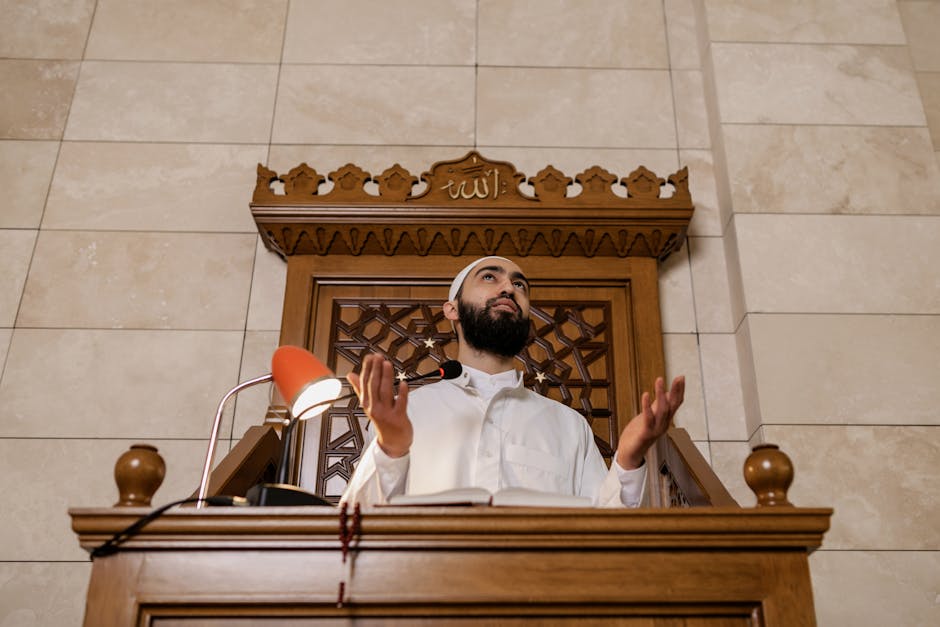 RISALAH AL-KHUSYU: BEDAH KOMPREHENSIF DIMENSI LAHIR DAN BATIN DALAM SHALAT MENURUT AL-QURAN DAN AS-SUNNAH