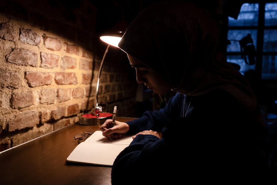 Menenun Peradaban dari Rahim Iman: Reaktualisasi Peran Muslimah di Era Disrupsi