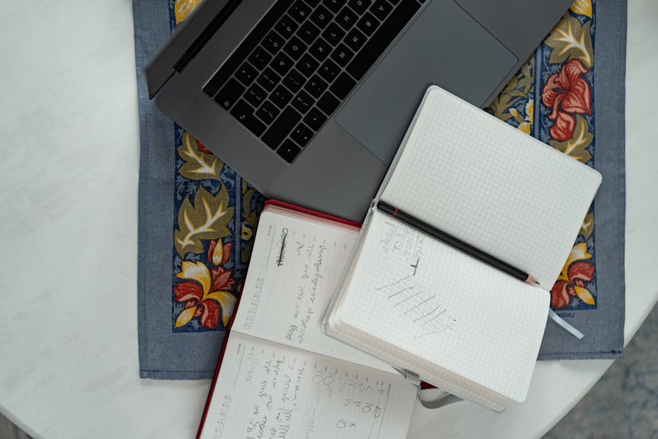 Ilustrasi seorang pemuda Muslim yang sedang menatap layar gawai dengan latar belakang cahaya digital yang membentuk kaligrafi Arab abstrak, melambangkan perpaduan teknologi dan spiritualitas.