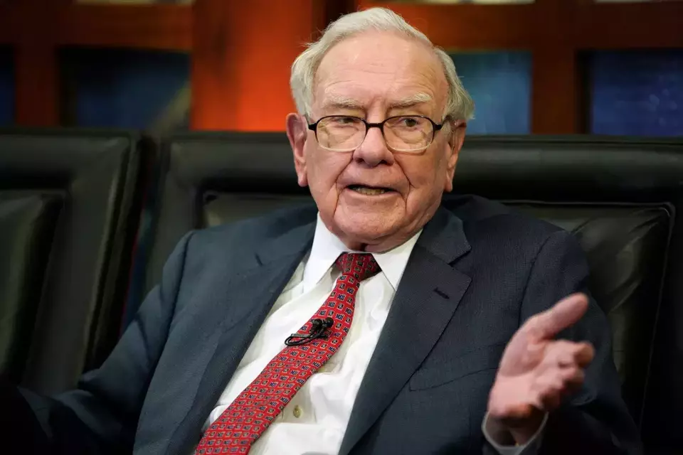 Emas Cetak Rekor US$ 5.589, Warren Buffett Tetap Emoh Investasi Logam Mulia