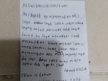 Sesosok bayi perempuan ditemukan di kawasan Pasar Minggu, Jaksel. Bayi tersebut ditemukan masih dalam kondisi hidup di dalam tas belanja di gerobak. (dok Istimewa)
