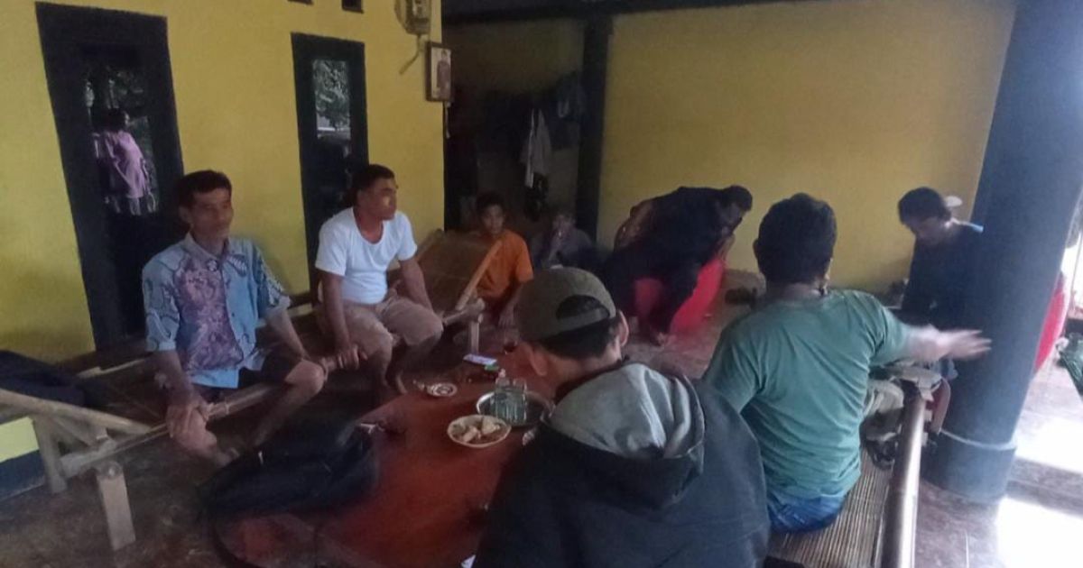 Warga Kampung Cipicung, Desa Kutamekar, Kecamatan Cariu, Kabupaten Bogor, menuntut kepastian pembayaran ganti rugi lahan proyek Bendungan Cibe’et. (Foto: Megi)