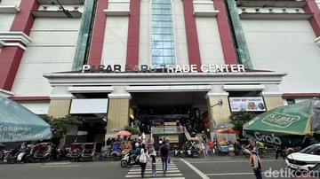 Pasar Baru Bandung Mulai Diserbu Pemburu Busana Idulfitri Lebih Awal