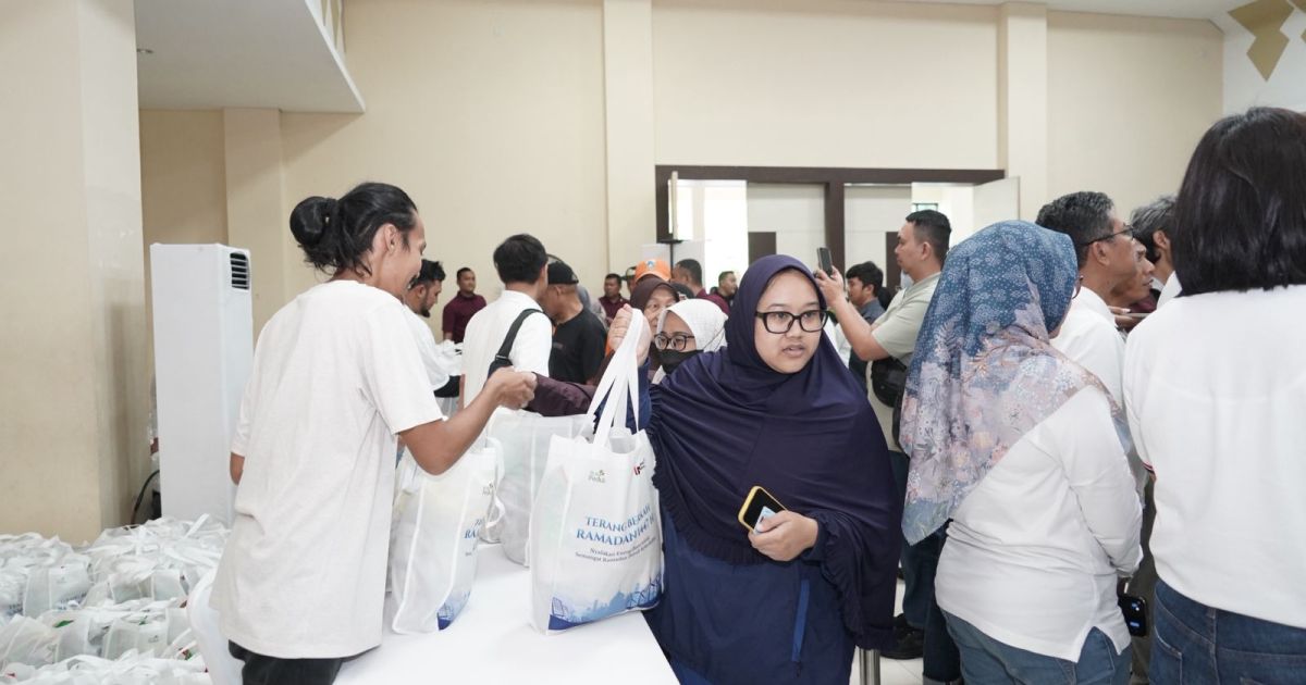 Kegiatan Bazar Sembako Murah “Terang Berkah Ramadan 1447 H” yang digelar PLN UID Jakarta Raya di GOR Pengadegan, Jakarta Selatan, Rabu (4/3/2026). Foto: Tb