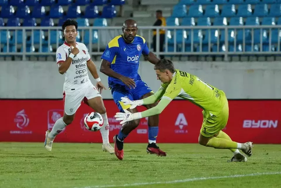 Pertandingan Arema FC saat menjamu Bali United dalam lanjutan Super League 2025/2026 di Stadion Kanjuruhan, Kabupaten Malang, Jawa Timur, Jumat 6 Maret 2026.( (Beritasatu.com/Didik Fibrianto)
