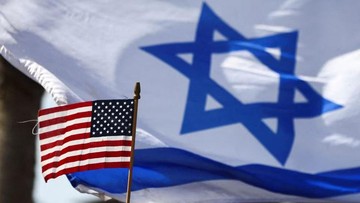 Ilustrasi bendera AS dan Israel (Foto: REUTERS/Ronen Zvulun/File Photo Acquire Licensing Rights)