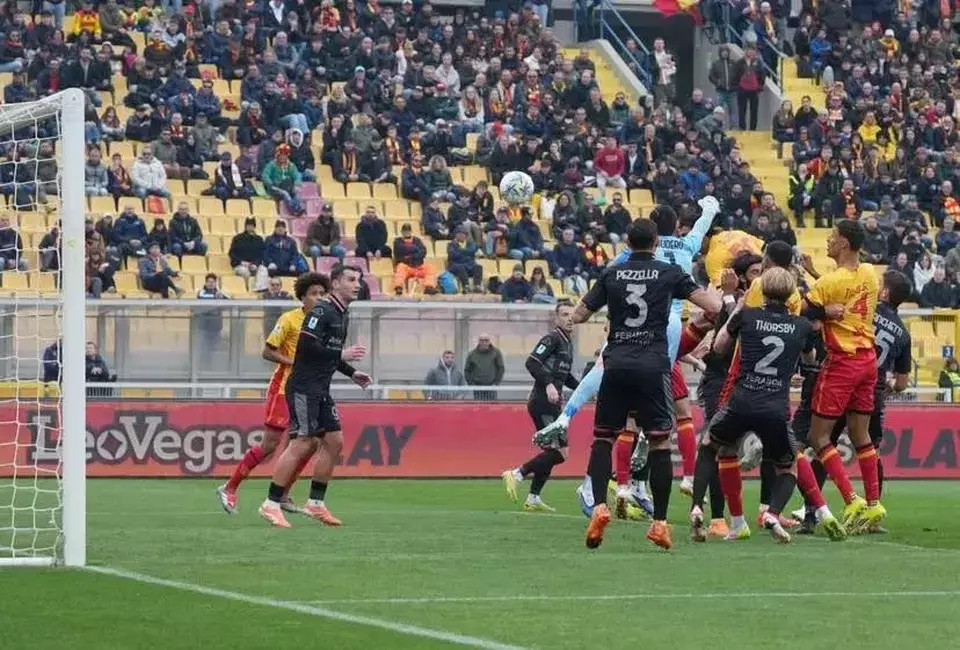Lecce Amankan Jarak dari Zona Degradasi Usai Tundukkan Cremonese 2-1 di Kandang