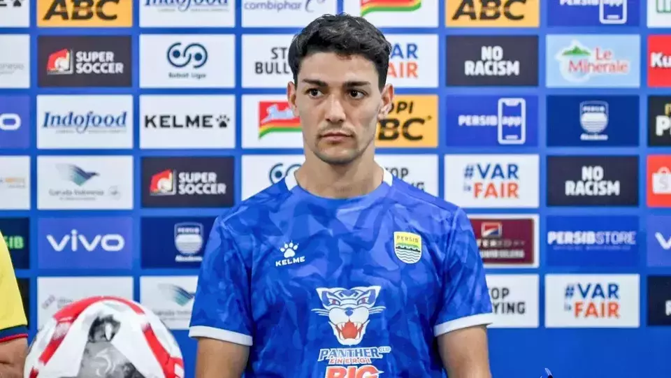 Bek tengah Persib, Federico Barba, mengingatkan rekan-rekannya agar tidak meremehkan Persik Kediri saat berlaga di GBLA. (Beritasatu.com/Dok. iLeague)