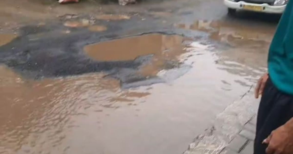 Jalan Rusak di Kampung Padmon, Cibungbulang, Dikeluhkan Warga