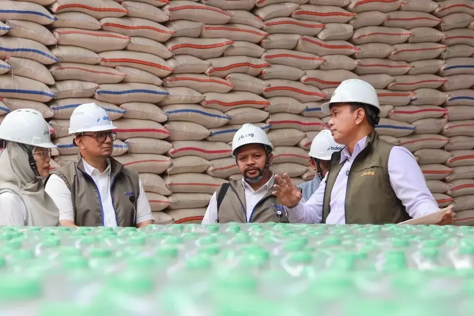 Direktur Utama Perum Bulog Ahmad Rizal Ramdhani memastikan ketersediaan stok pangan pokok, khususnya beras dan minyak goreng dalam kondisi sangat aman dan mencukupi hingga akhir tahun.  (Perum Bulog/Istimewa)