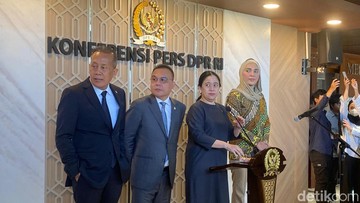 Ancaman Konflik Timur Tengah, DPR RI Desak Pemerintah Susun Rencana Darurat Antisipasi Haji 2026