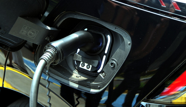 Waspada Jebakan Harga Murah! Cek Detail Kesehatan Baterai Mobil Listrik Bekas Sebelum Tanda Tangan Kontrak