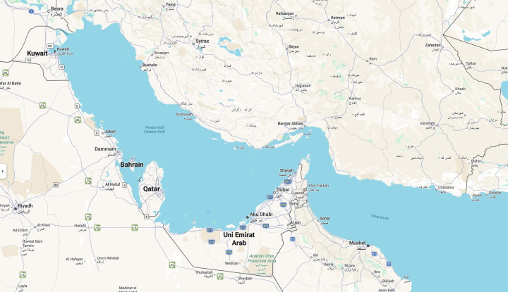 Tensi Meningkat di Selat Hormuz: Janji Armada AS Dibalas Ancaman Keras dari Teheran