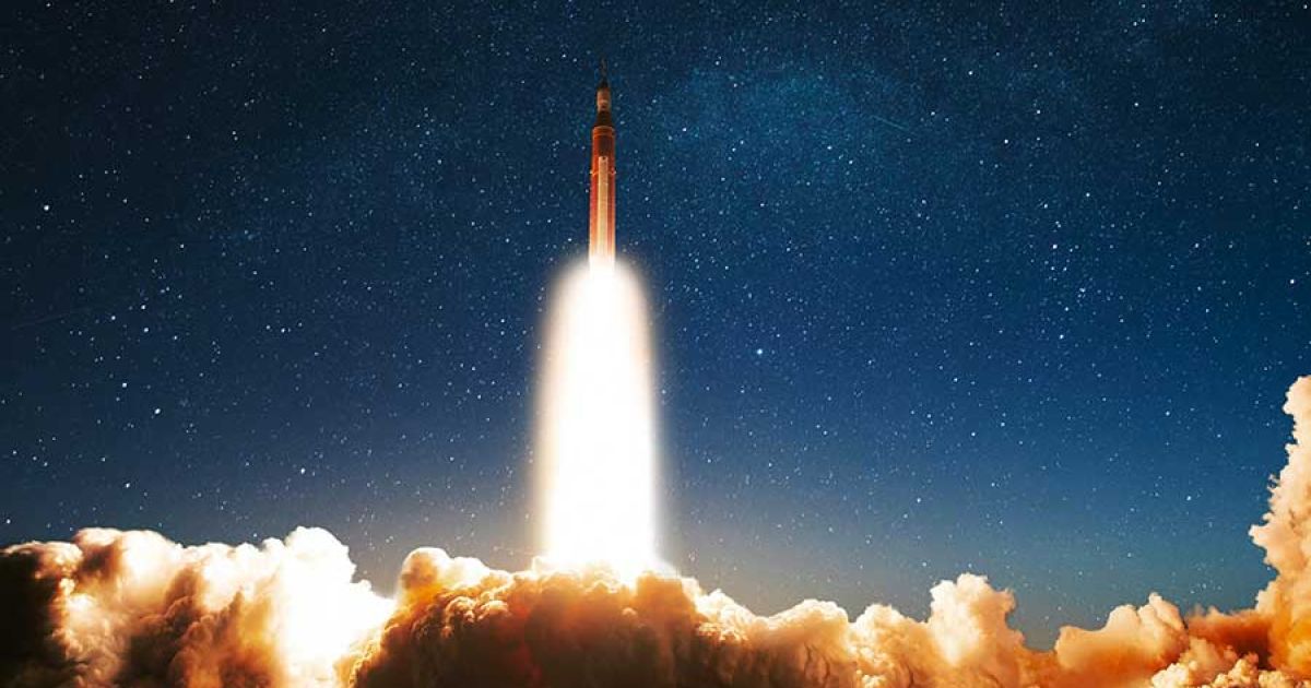 Ilustrasi Rudal Emad dan Ghadr milik Iran (Foto Envato via Bloomberg Technoz)