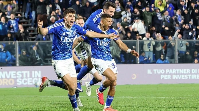 Strategi Disiplin Taktis Como Saat Tundukkan AS Roma dan Tembus Zona Empat Besar