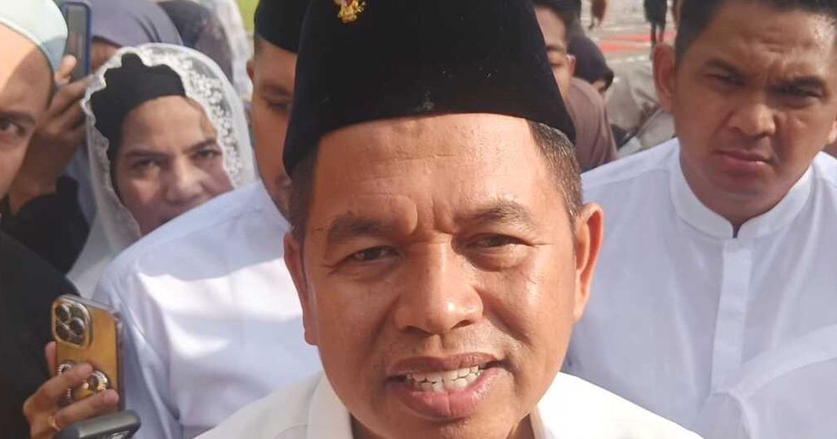 Gubernur Jawa Barat, Dedi Mulyadi (KDM) usai melaksanakan Shalat Id di Gedung Sate, Kota Bandung pada Sabtu, 21 Maret 2026. (Foto Kompas.com/Faqih Rohman Syafei)