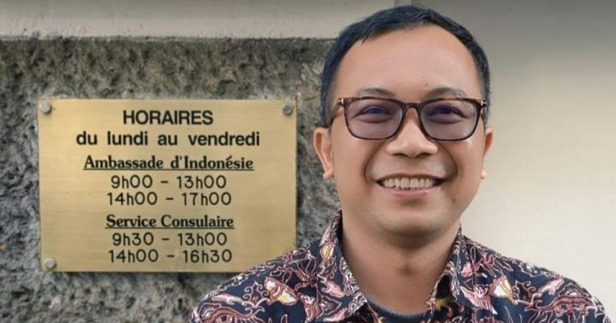 I Dewa Gede Sayang Adi Yadnya, Hipnoterapis Klinis di Indonesian Hypnosis Centre; Mahasiswa Doktoral Universitas Pendidikan Indonesia. (Putra)