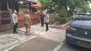 Foto: Polisi patroli keliling rumah kosong ditinggal mudik pemilik di Tangerang (dok. istimewa)