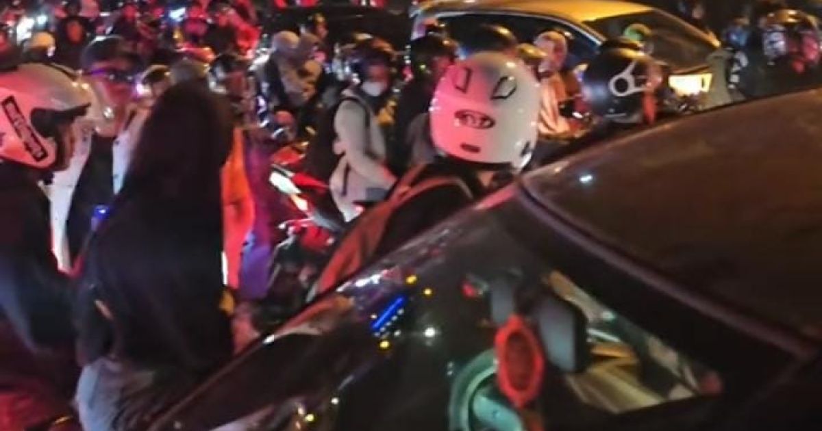 Kemacetan Puluhan Kilometer di Bogor Barat.