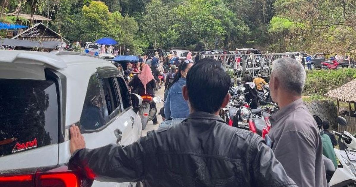 Terjebak Macet Total!, Akses Jalan Mulus, Wisatawan Nirmala Membeludak Menjelang Lebaran
