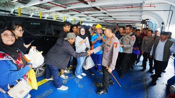 Kapolri Jenderal Sigit meninjau Pelabuhan Bakauheni untuk memastikan kelancaran pemudik di gelombang kedua, Sabtu (28/3/2026). (Foto: Dok. Polri)
