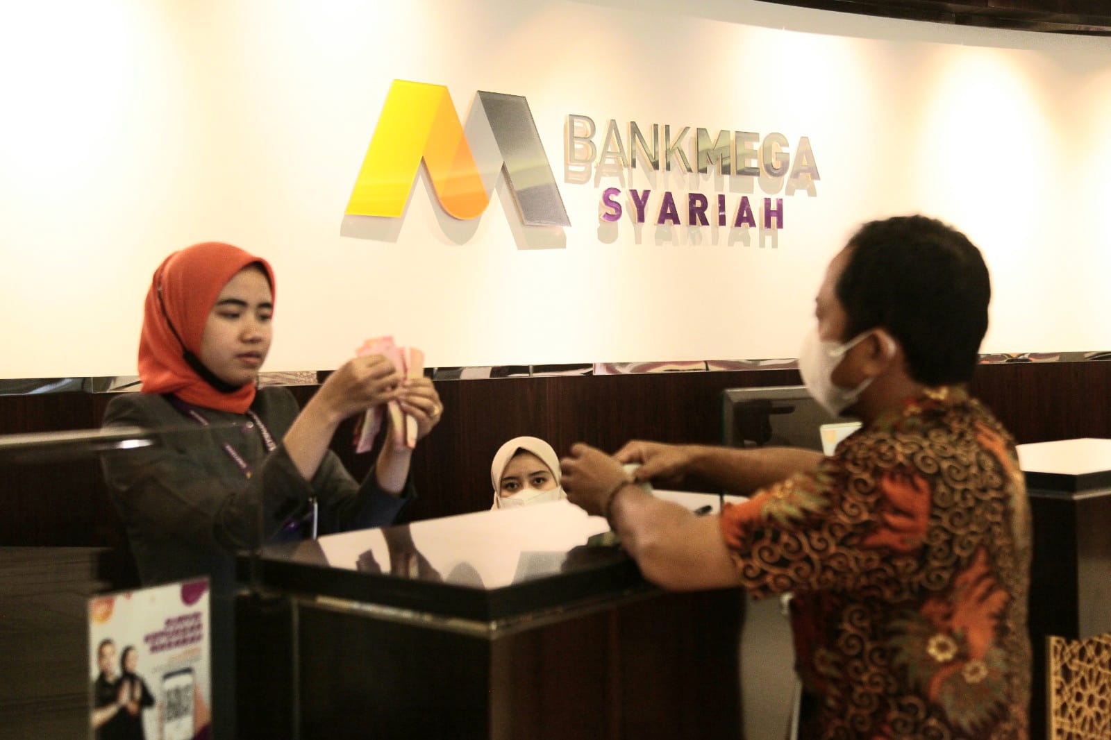 Ilustrasi: Pelayanan Bank Mega Syariah. (Foto: istimewa)