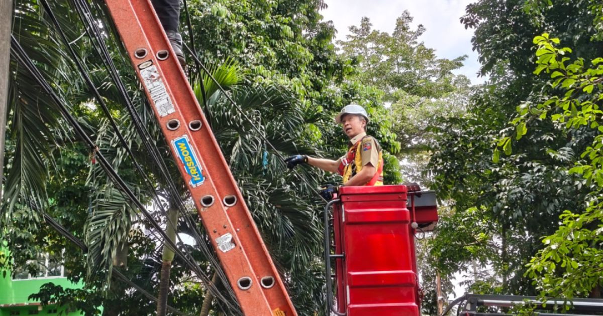 Pemutusan kabel udara yang dipimpin langsung oleh Wali Kota Bogor, Dedie A. Rachim, di kawasan Taman Peringinan, Jalan Sudirman, Kecamatan Bogor Tengah, Kota Bogor, Senin (30/3/2026).Foto narsum