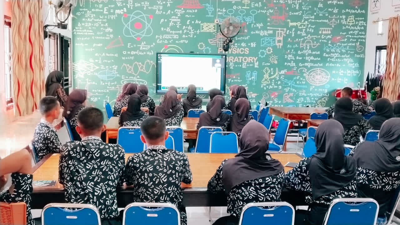 Dorong Daya Saing Global, SMAN 8 Pinrang Perkuat Kompetensi Siswa Lewat Program Smart School