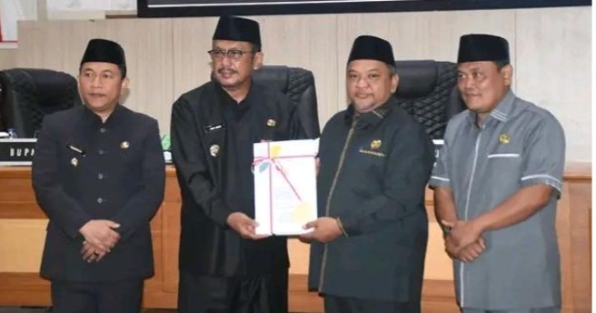 DPRD Sukabumi Bahas LKPJ Bupati 2025 hingga Arah RKPD 2027 dalam Rapat Paripurna.