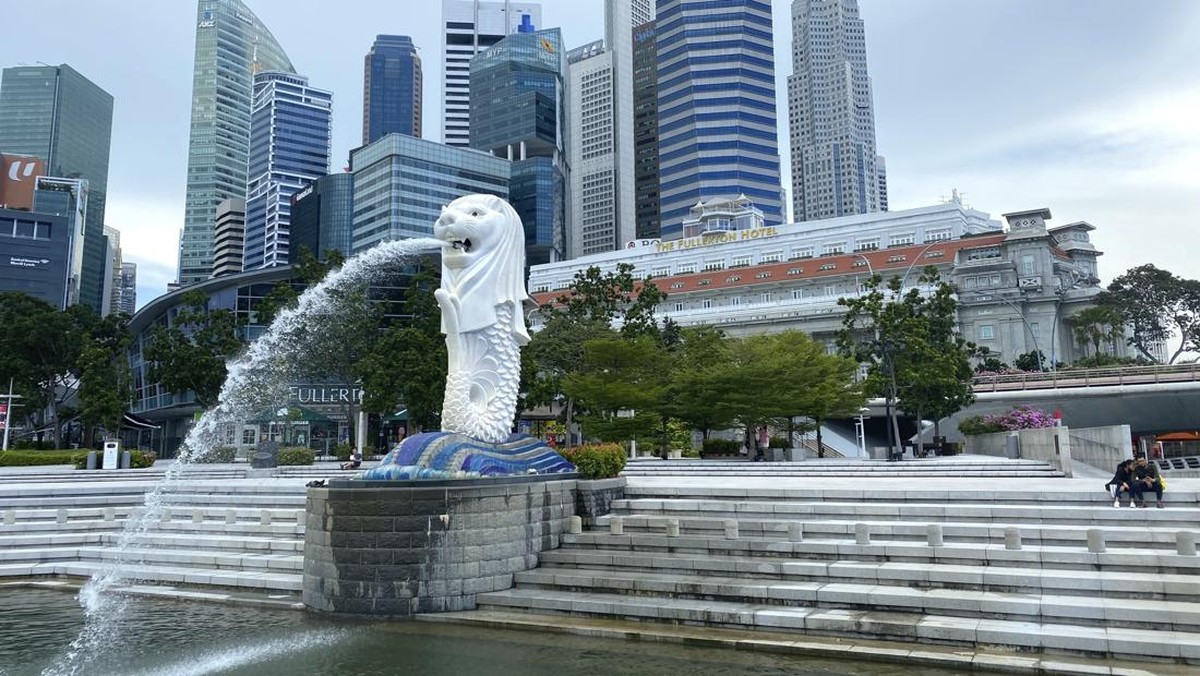 Foto: Patung Merlion, objek wisata populer di Singapura. (AP/Annabelle Liang)