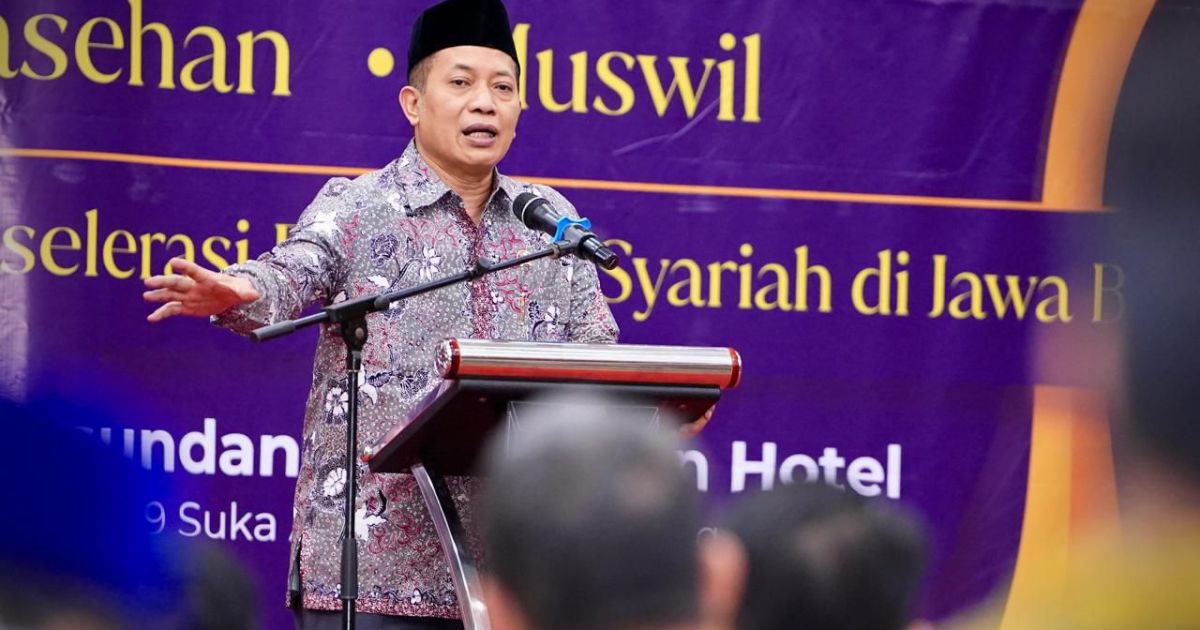 Menkop Ferry Juliantono dalam Seminar dan Talkshow MES Jawa Barat yang dirangkaikan dengan Halal Bihalal bersama Bank Indonesia (BI) dan Otoritas Jasa Keuangan (OJK) Jawa Barat, Sabtu (11/4/2026).