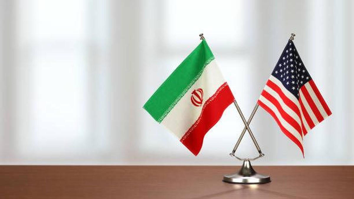 Foto: Ilustrasi bendera Amerika Serikat dan Iran. (iStockphoto/studiocasper)