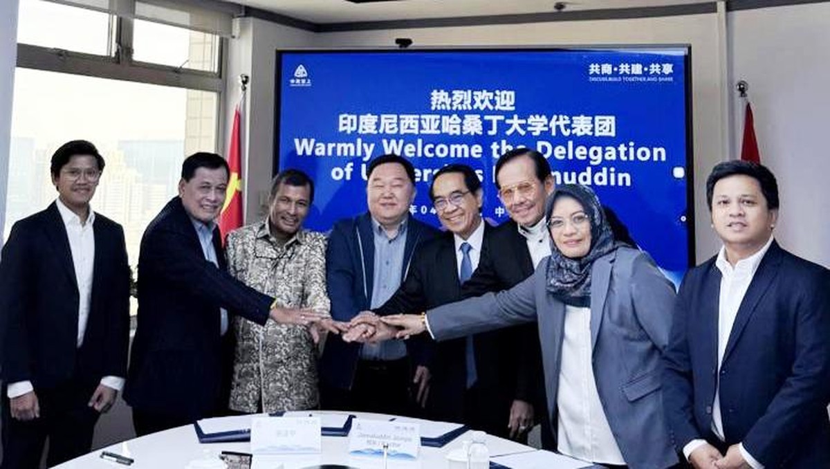 Foto: Perjanjian kerjasama di bidang riset dan pengembangan pembibitan padi dengan Universitas Hasanudin,  Senyuanda Ecological Environmental Group, Co. Ltd. dan Guandong Institute of Modern Agricultural Equipment. (Dok Ist)