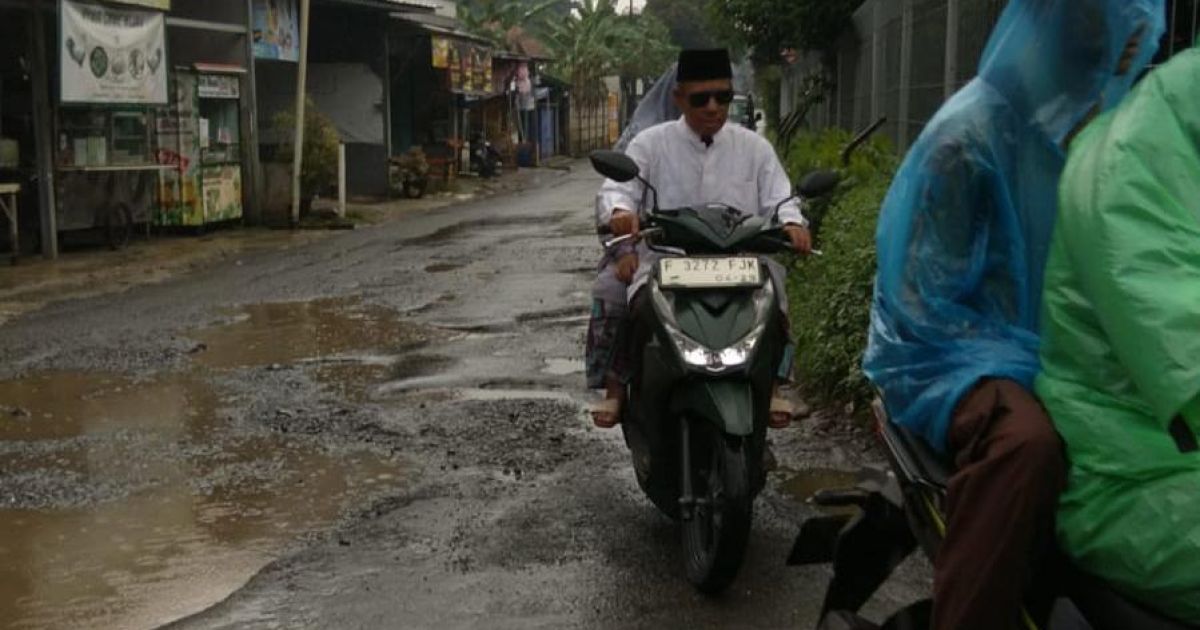 Jalan Rusak dan Berlubang Sepanjang 1,5 Kilometer di Perbatasan Bogor-Tangsel Dikeluhkan Warga dan Dua Kepala Desa