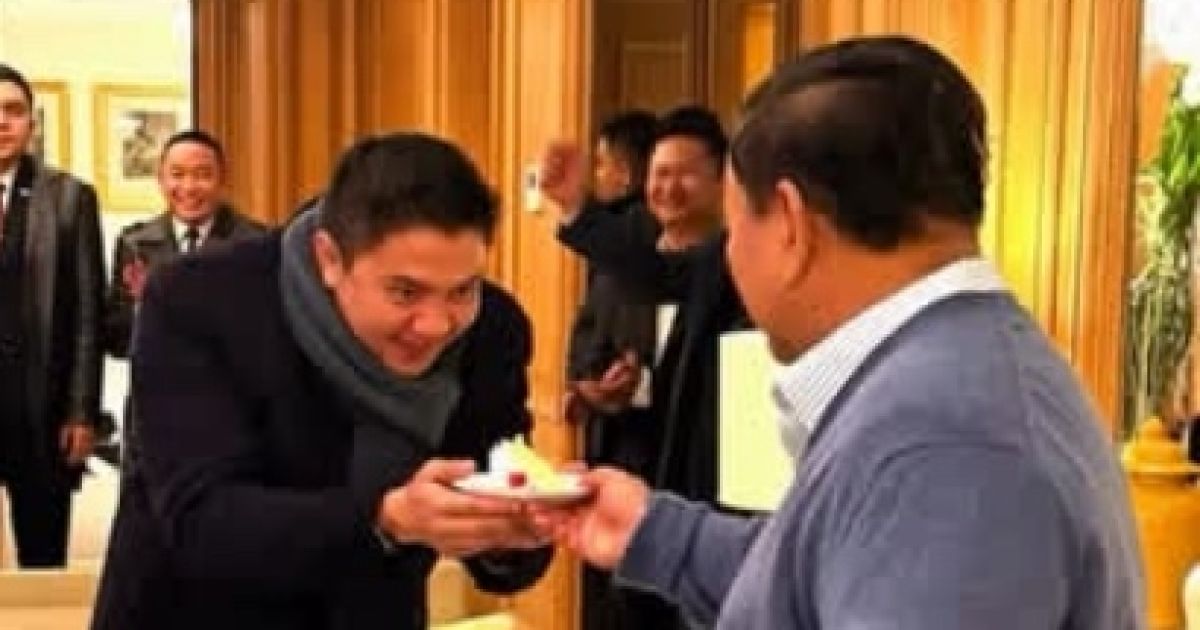 Perayaan ulang tahun Sekretaris Kabinet Teddy Indra Wijaya di sela kunjungan Presiden Prabowo Subianto di Paris/Tangkap layar video