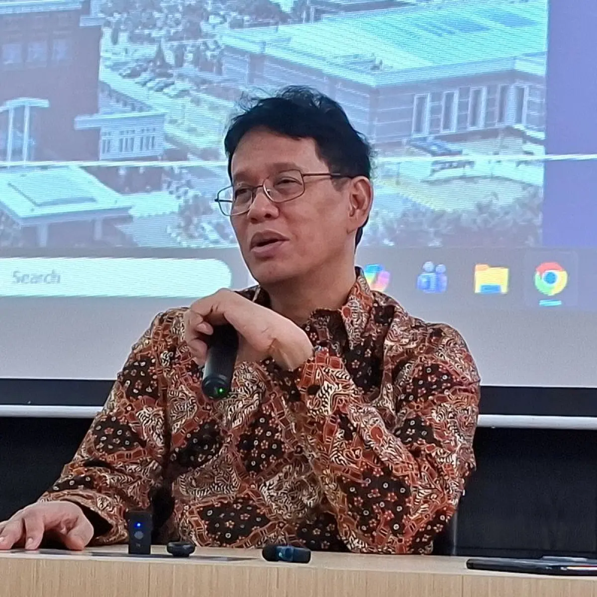 Menteri Keuangan Purbaya Yudhi Sadewa ditemui kepada di Kementerian Keuangan, Jakarta pada Selasa (21/4/2026).(KOMPAS.com/DEBRINATA RIZKY)