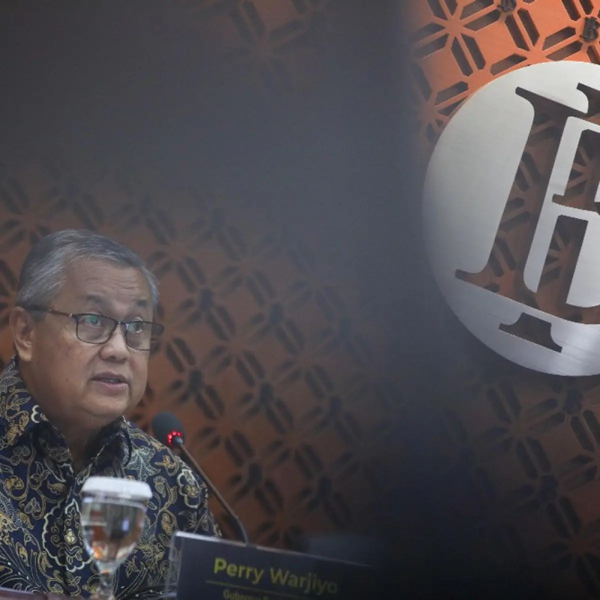 Gubernur Bank Indonesia Perry Warjiyo memberikan pemaparan pada konferensi pers Rapat Dewan Gubernur (RDG) di Jakarta, Rabu (15/1/2025). Bank Indonesia menurunkan suku bunga acuan alias BI Rate menjadi 5,75% berdasarkan Rapat Dewan Gubernur (RDG) periode