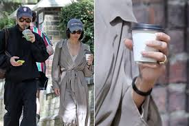 Isyarat Kedekatan Zoë Kravitz dan Harry Styles Mengemuka Pasca Penampakan Cincin Misterius
