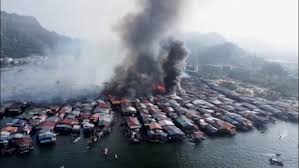 Drone footage shows fire that destroyed 1,000 homes in Malaysia – video