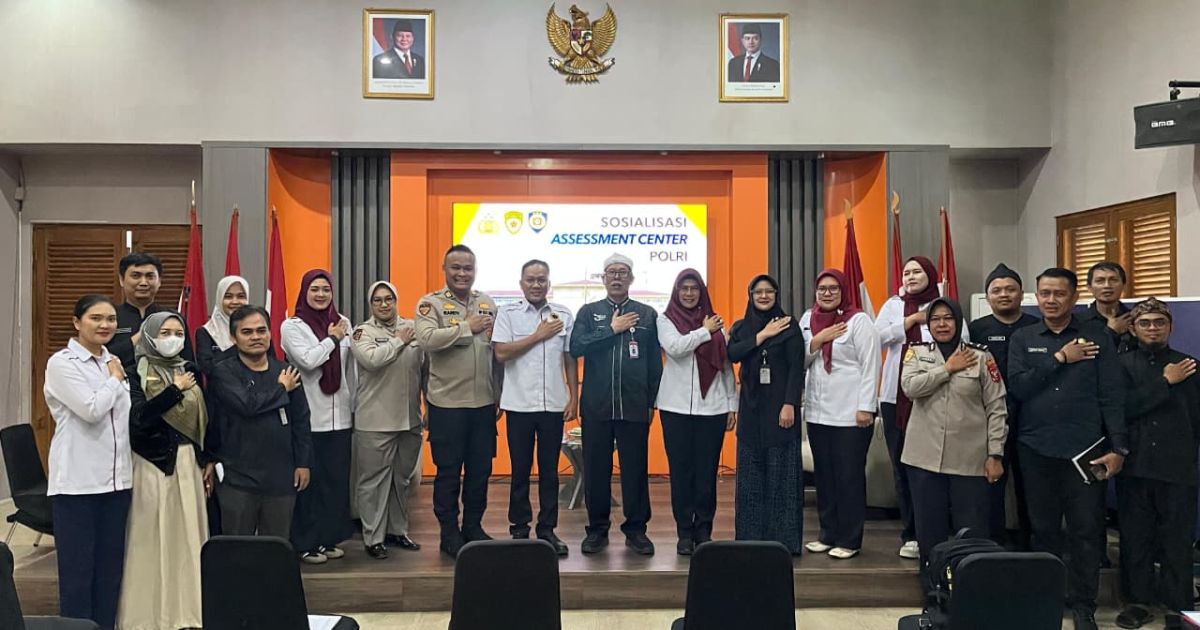 Personel Polres Purwakarta mengikuti sosialisasi Assessment Center Polri untuk memperkuat SDM profesional dan berintegritas. (Mustafa Kamal).