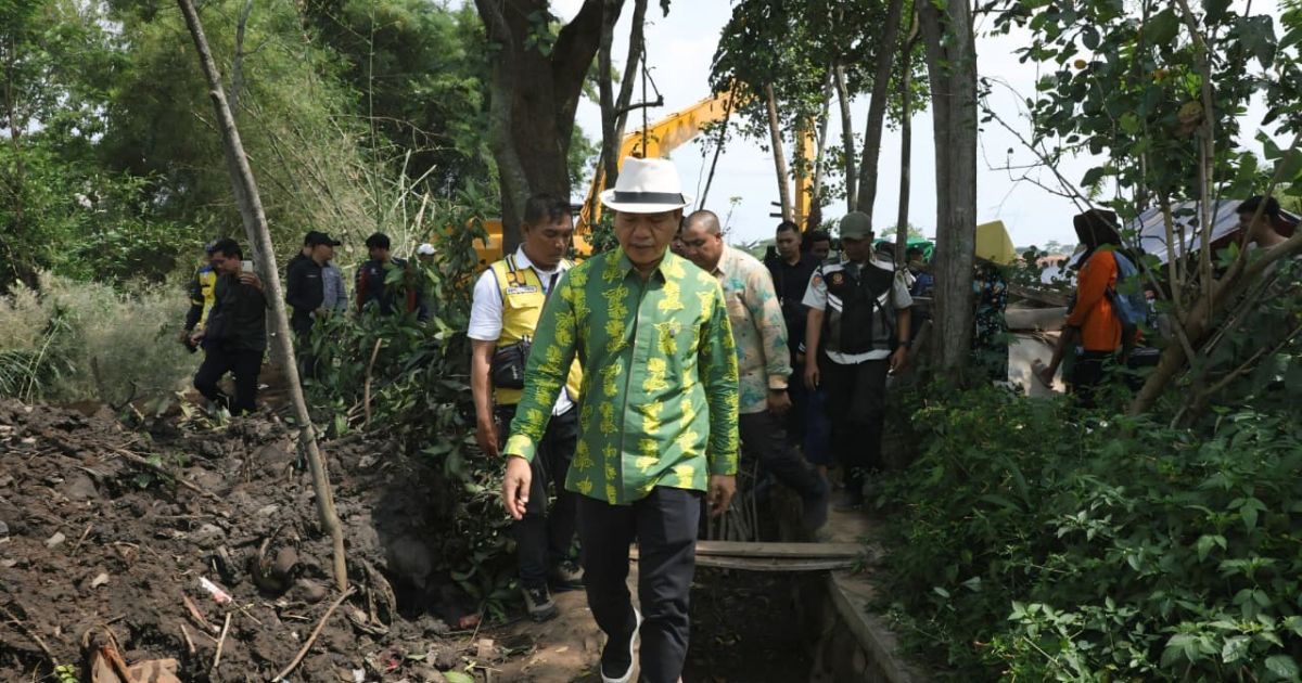 Normalisasi Sungai Cisunggalah Dikebut, Bupati Bandung Tinjau Progres di Hari Ketiga